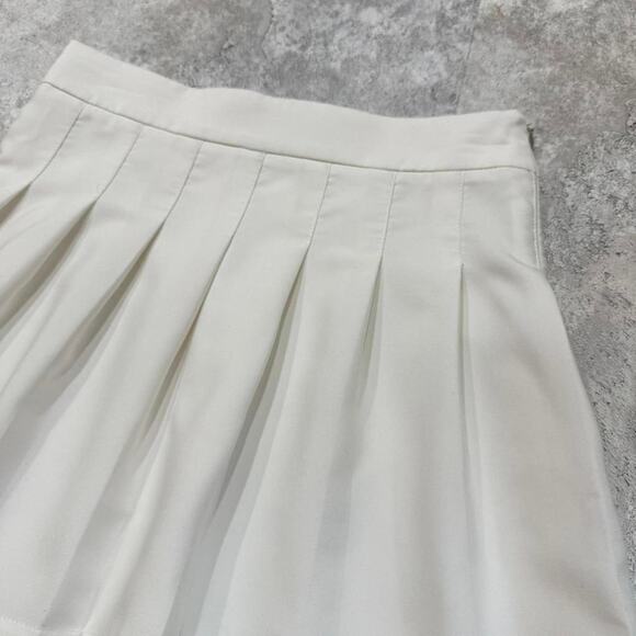 Classic White Pleated Mini Skirt - Picture 2 of 5